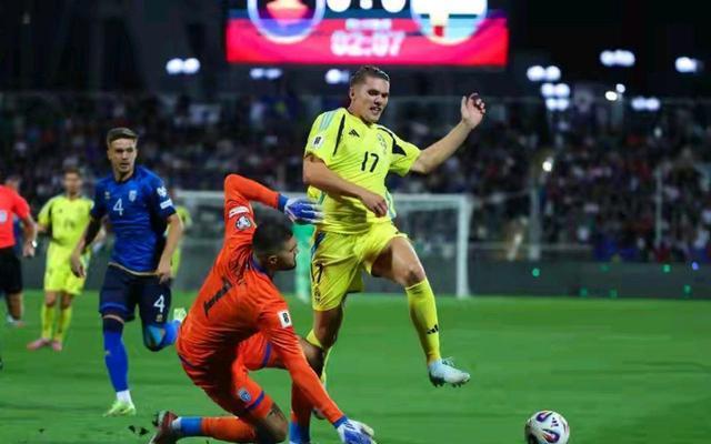 沃足球的强, 的十指关, 与致命 沃足球的强, 的十指关, 与致命