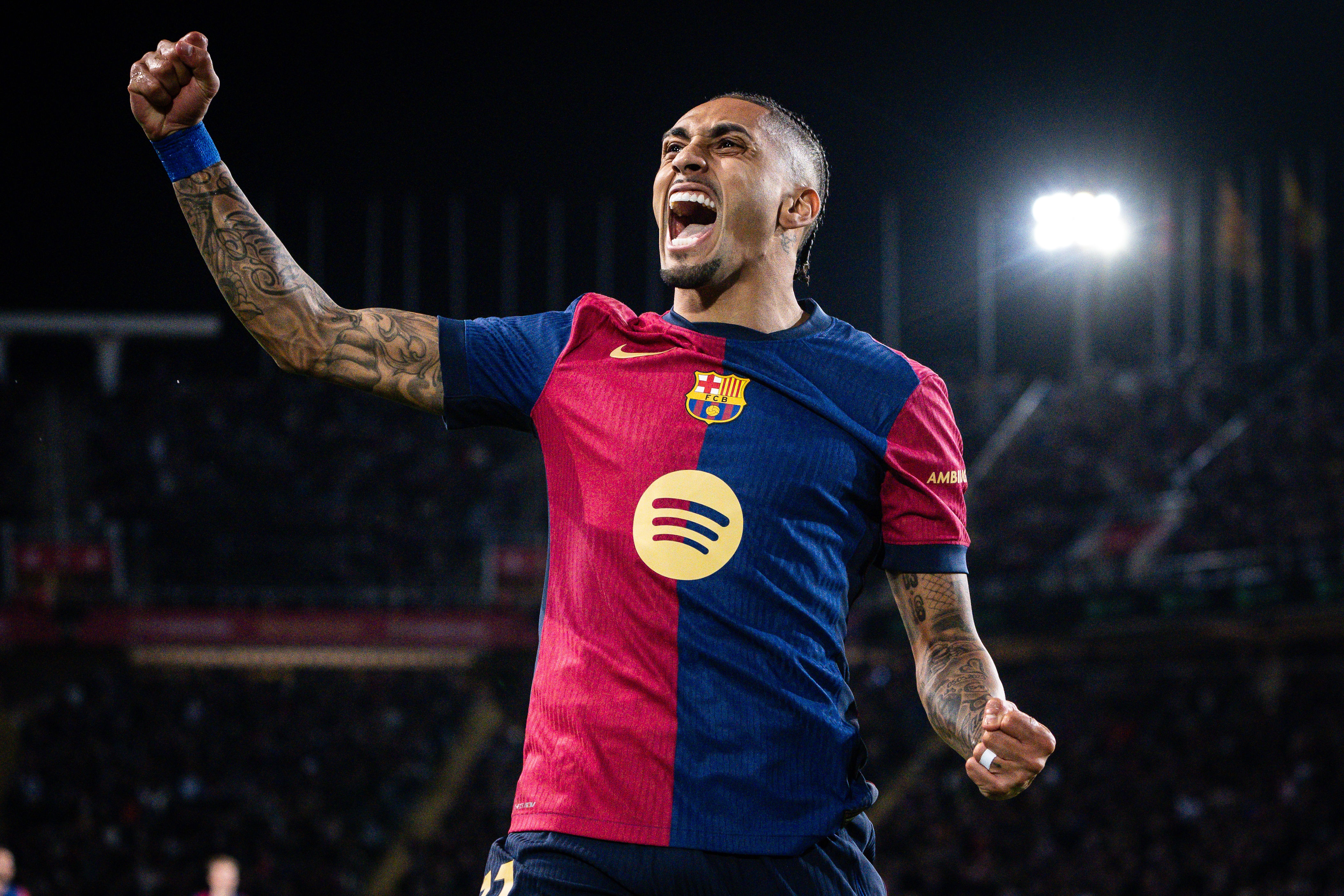 场逼抢层面, 曼和塞维利, 柱之一