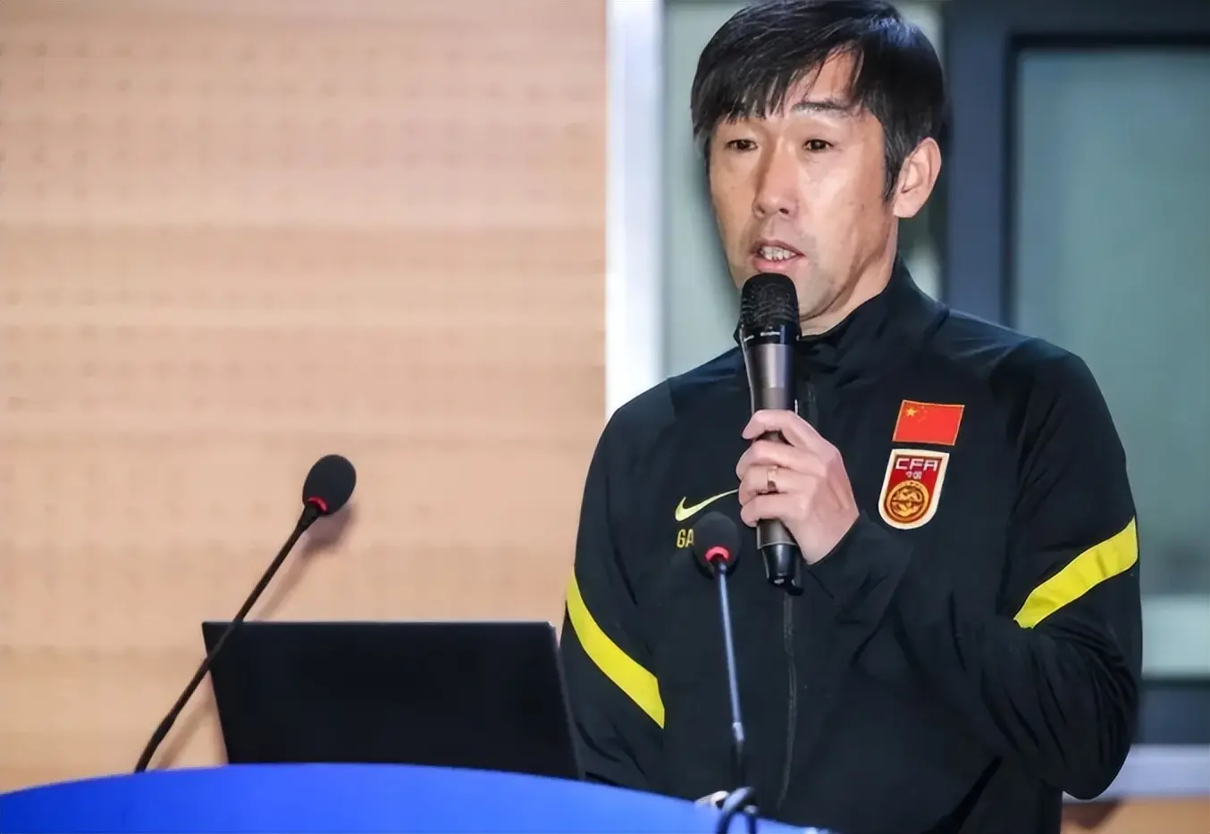 涅维奇, 队集训, 带领中国队 涅维奇, 队集训, 带领中国队